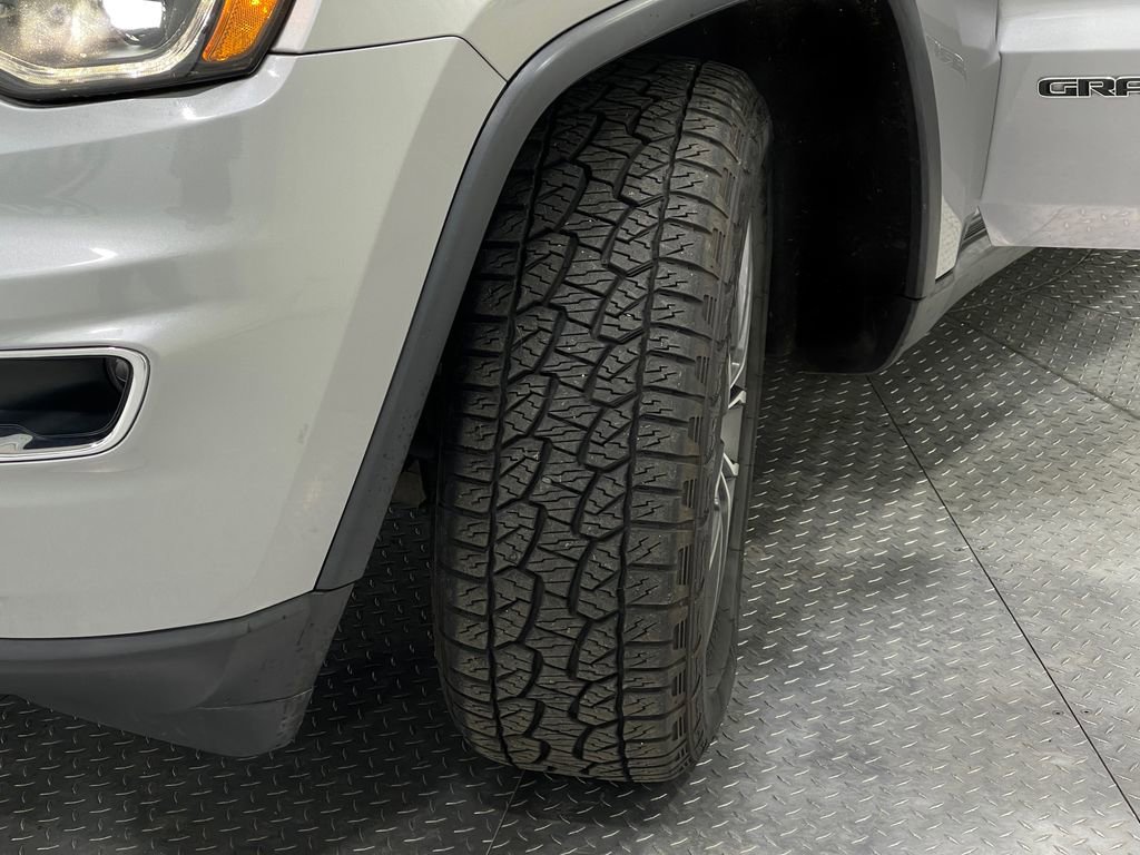 Used 2020 Jeep Grand Cherokee Limited w/ Premium Lighting Group image 36