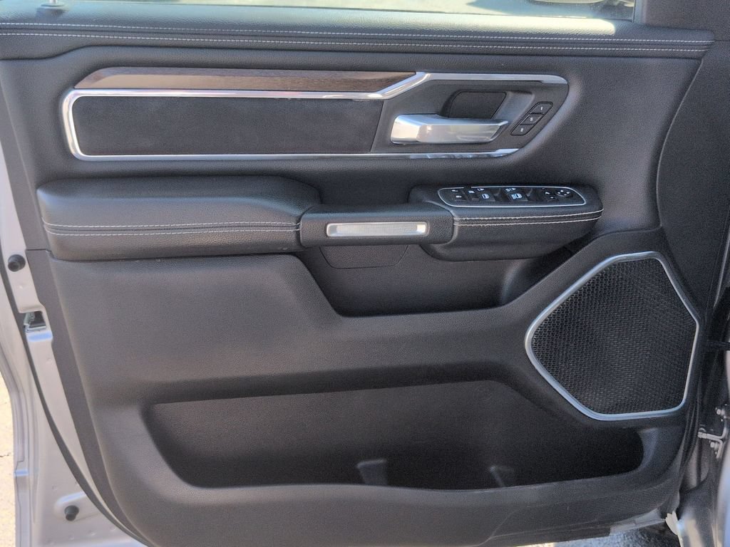 Used 2021 RAM 1500 Laramie AWD/4WD image 12