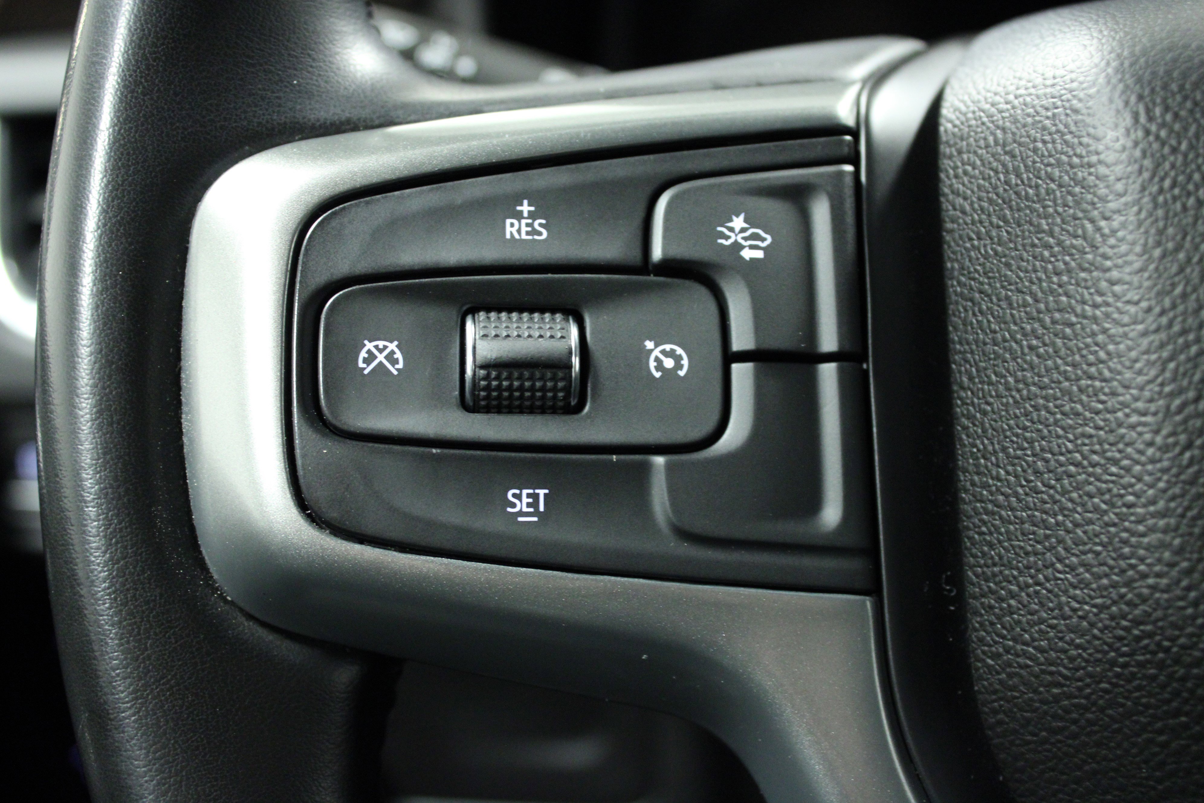 Used 2023 Chevrolet Suburban Z71 image 21