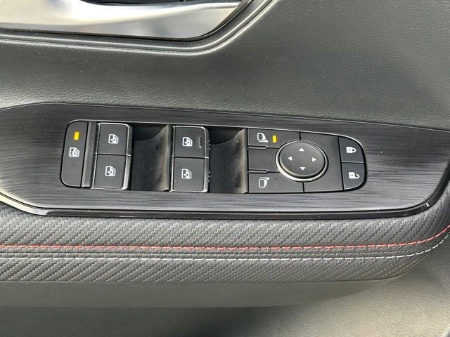 Used 2025 Nissan Kicks SR AWD/4WD image 22