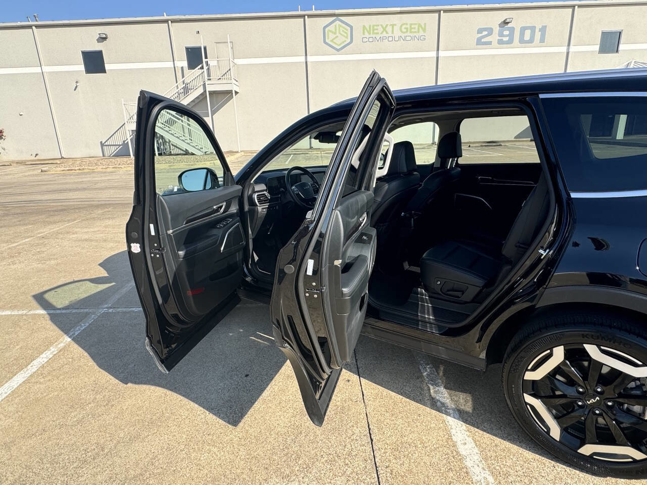 Used 2025 Kia Telluride S image 19