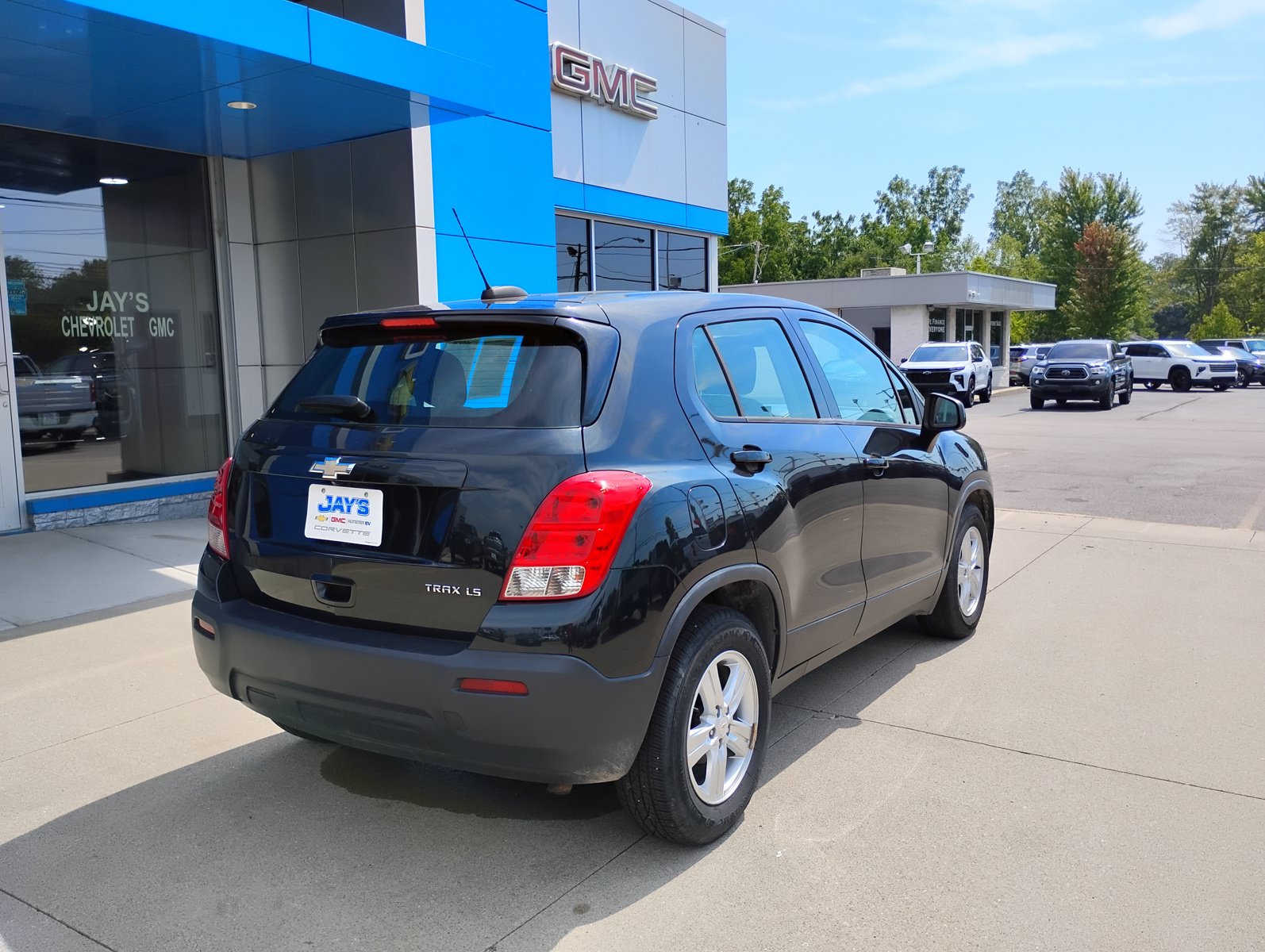 Used 2016 Chevrolet Trax LS w/ LPO, Cargo Package FWD image 7