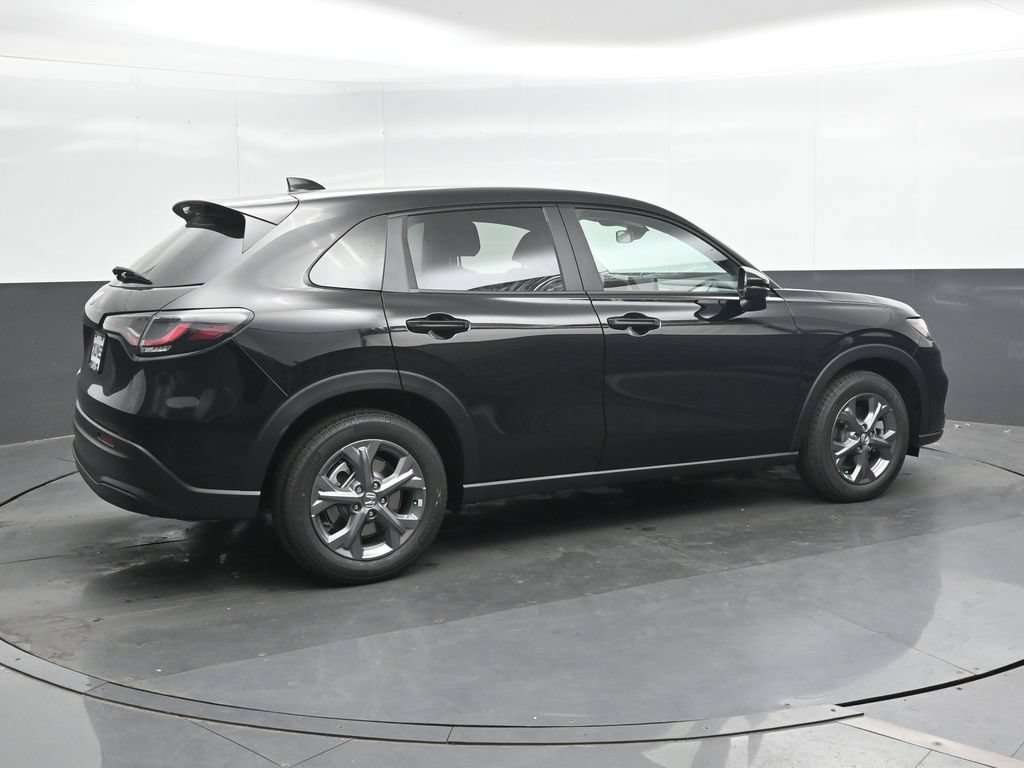 New 2027 Honda HR-V LX image 2