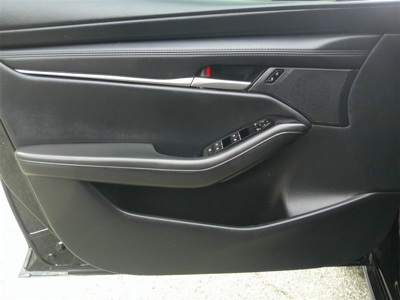 Used 2025 MAZDA MAZDA3 s FWD image 9
