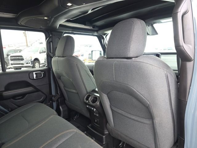 Used 2025 Jeep Wrangler Unlimited Sahara w/ Safety Group image 46