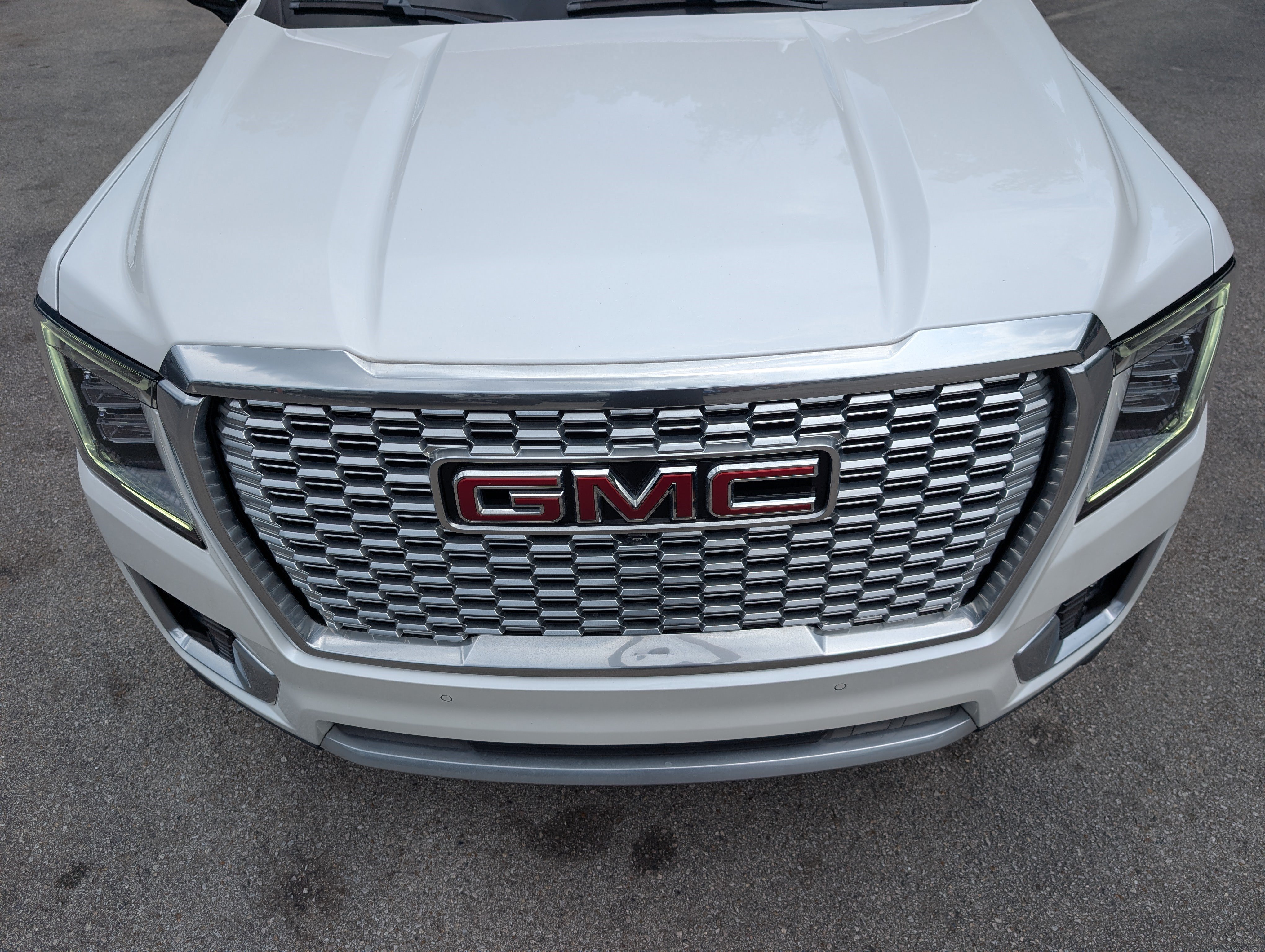Used 2023 GMC Yukon XL Denali w/ Denali Reserve Package AWD/4WD image 12