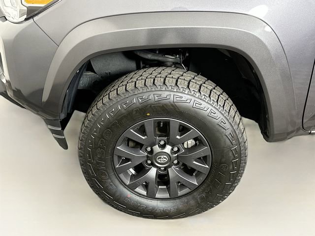 Certified 2022 Toyota Tacoma SR5 image 17