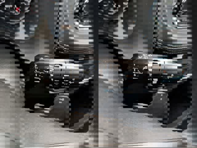 Used 2023 Nissan Rogue S image 21