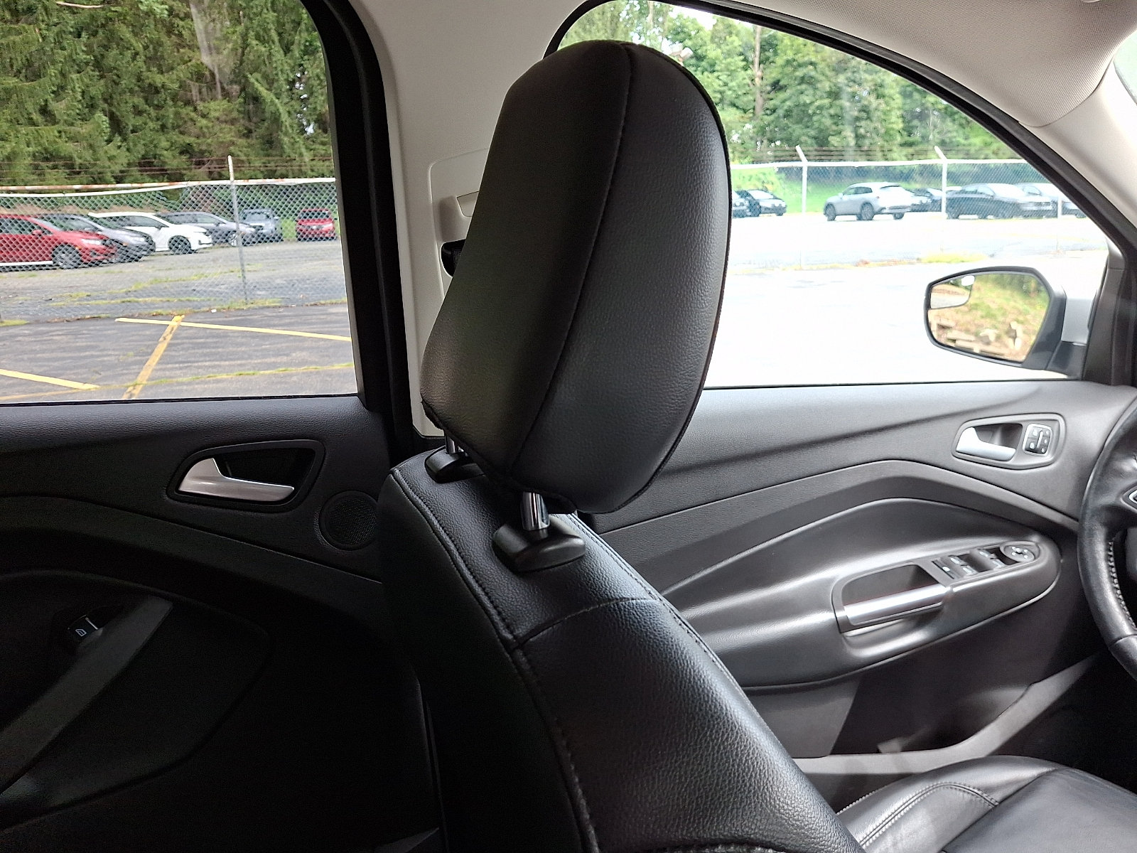 Used 2019 Ford Escape Titanium AWD/4WD image 13