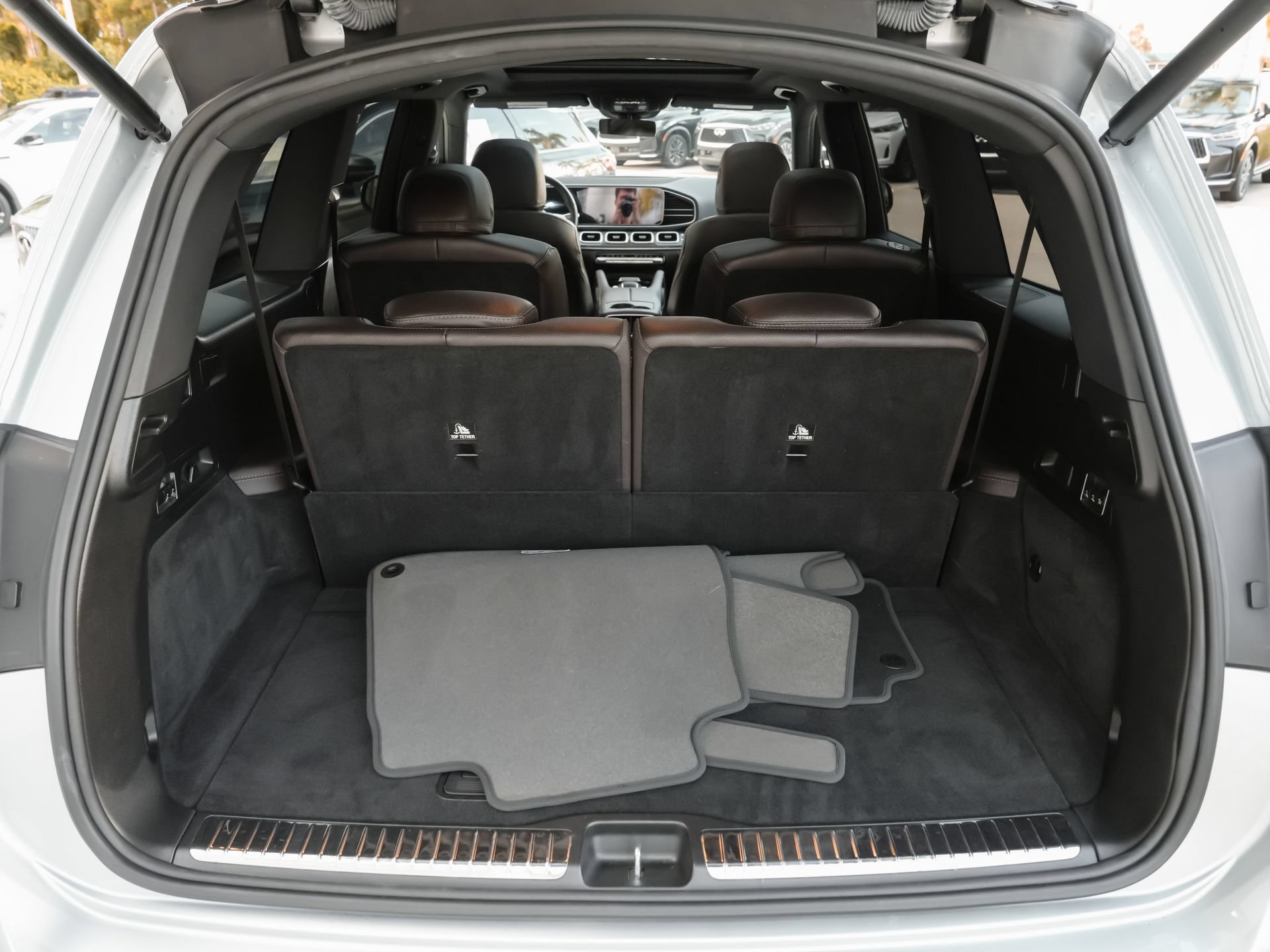 Used 2023 Mercedes-Benz GLS 450 4MATIC image 44
