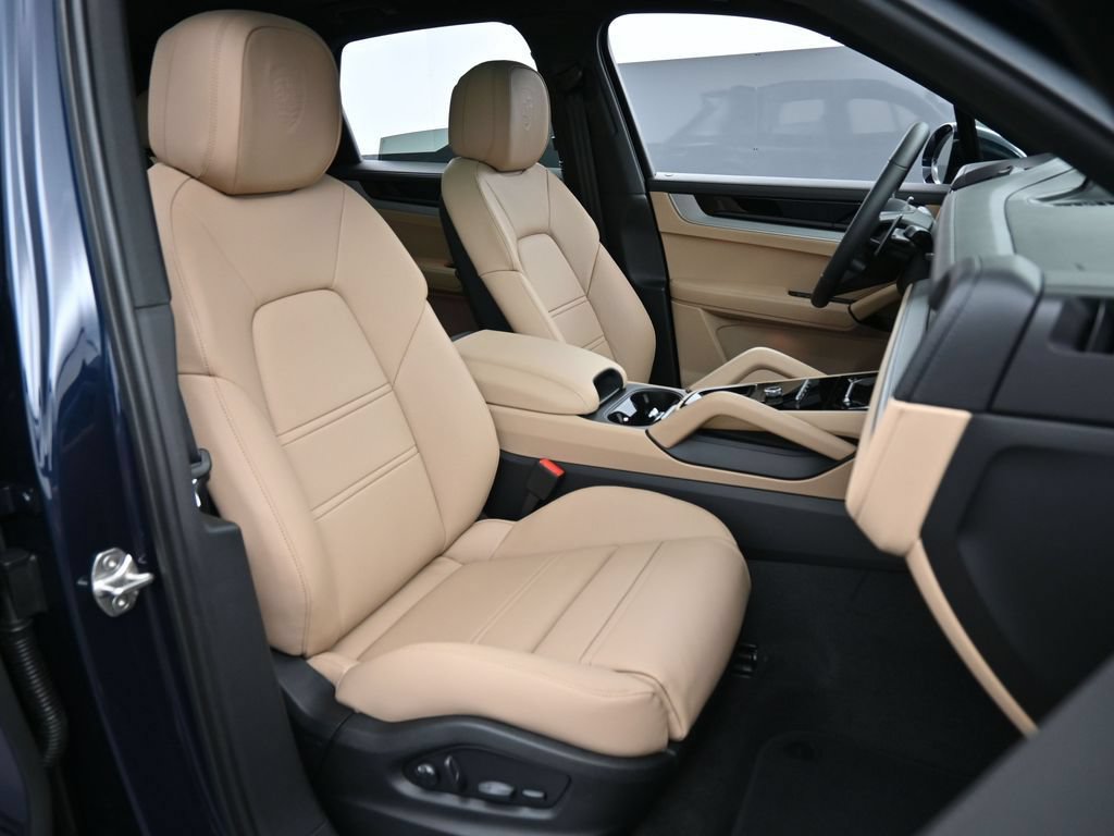 New 2026 Porsche Cayenne S AWD/4WD image 31