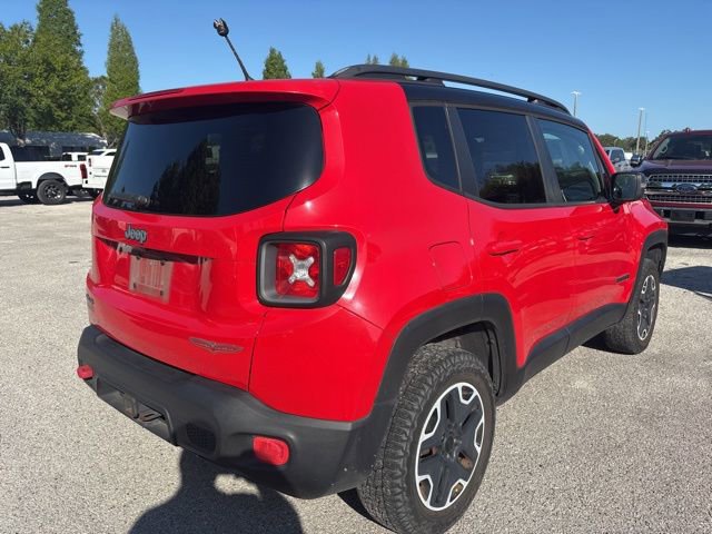 Used 2017 Jeep Renegade Trailhawk w/ Premium Trailhawk Package AWD/4WD image 5