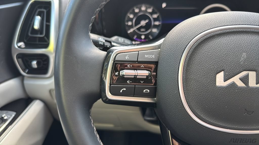 Used 2023 Kia Sorento SX FWD image 18