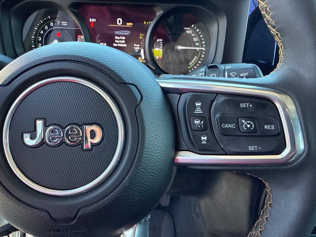 Used 2024 Jeep Wrangler Unlimited Sahara w/ Technology Group AWD/4WD image 35