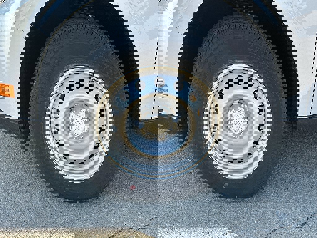 New 2026 Ford Maverick XL AWD/4WD image 3