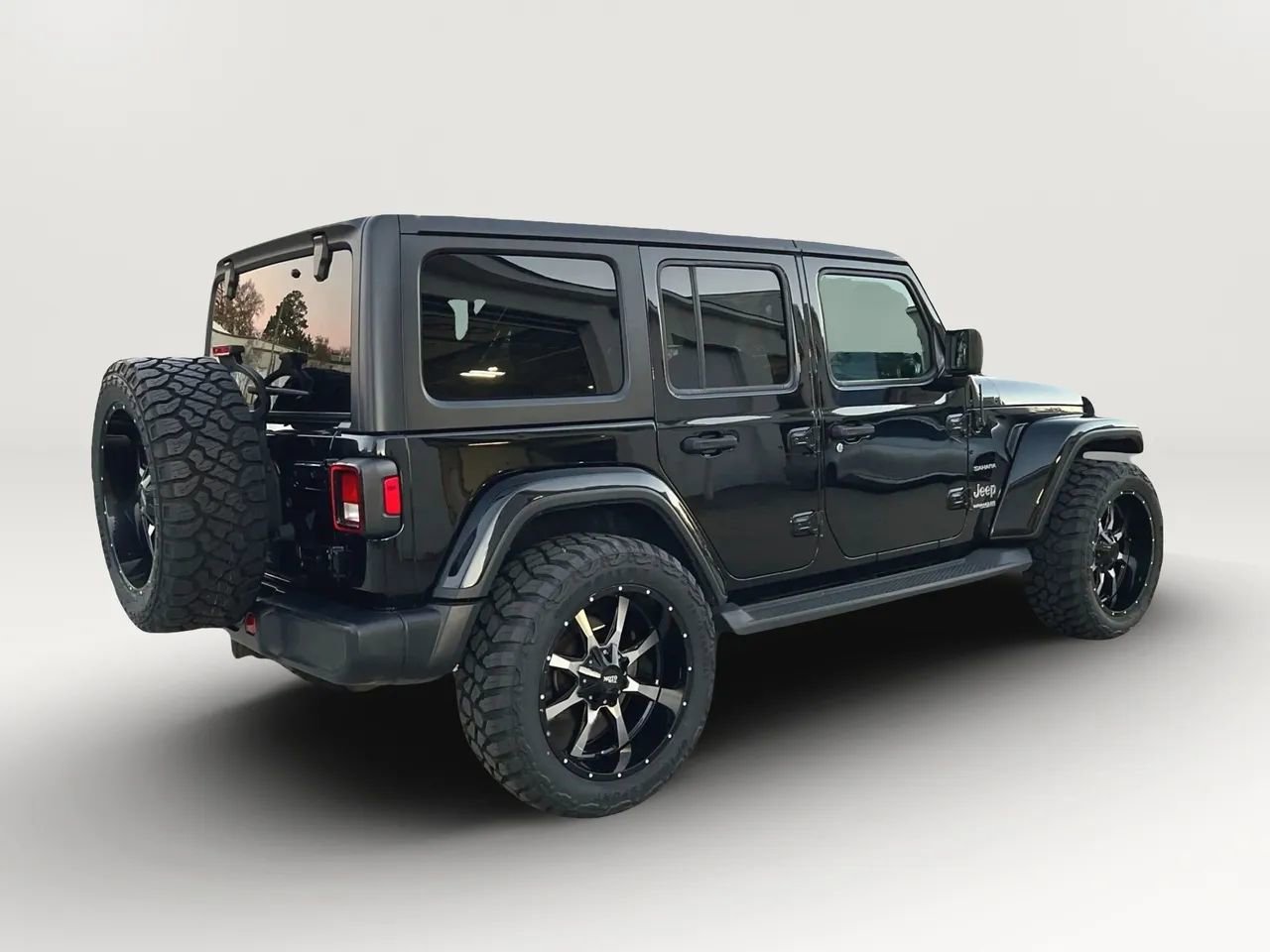 Used 2020 Jeep Wrangler Unlimited Sahara image 3