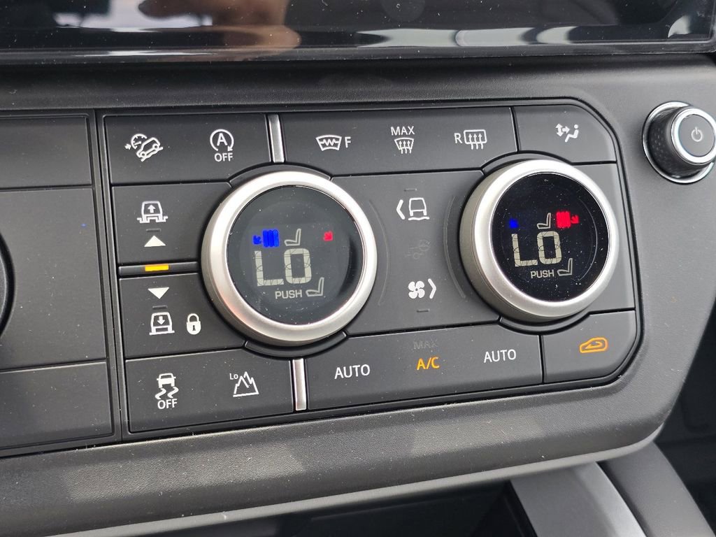 New 2026 Land Rover Defender 90 V8 AWD/4WD image 13