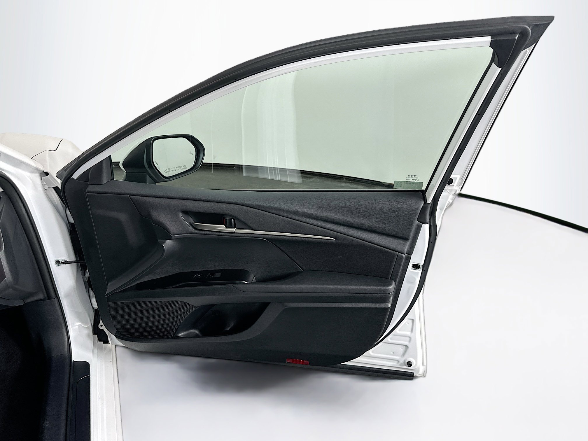 Used 2025 Toyota Camry LE image 32