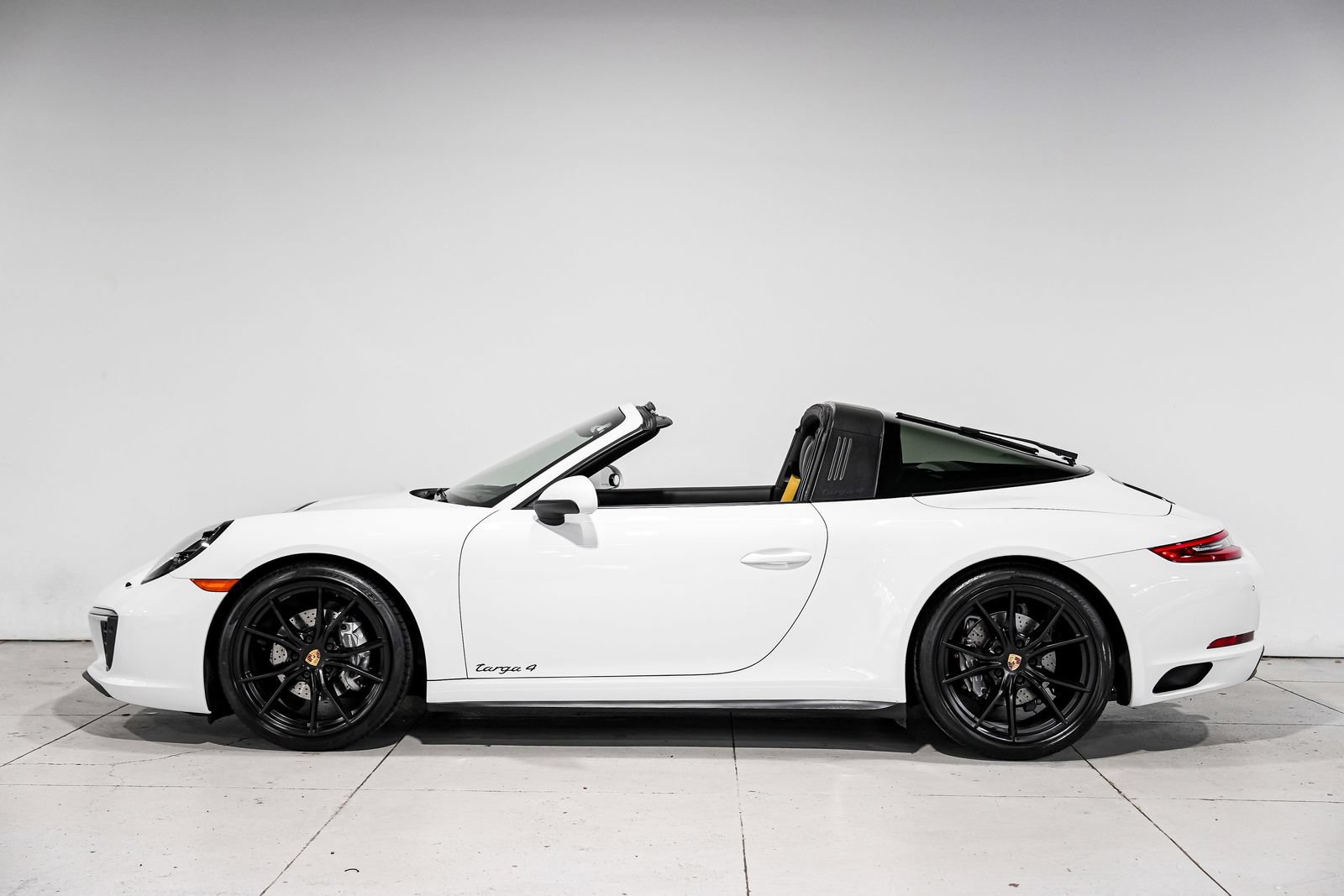 Used 2017 Porsche 911 Targa 4 AWD/4WD image 8