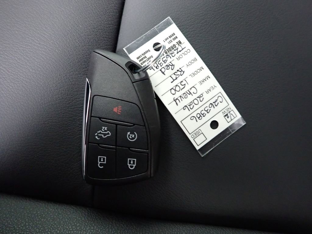 New 2026 Chevrolet Silverado 1500 RST w/ Dark Appearance Package image 33