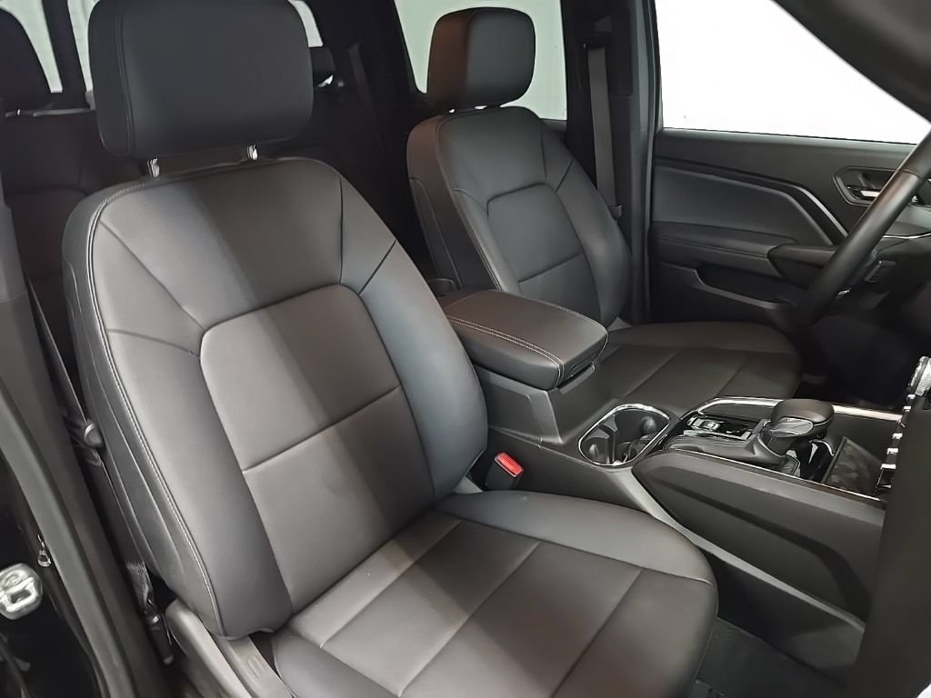Used 2024 GMC Canyon Elevation w/ Elevation Premium Package RWD image 14