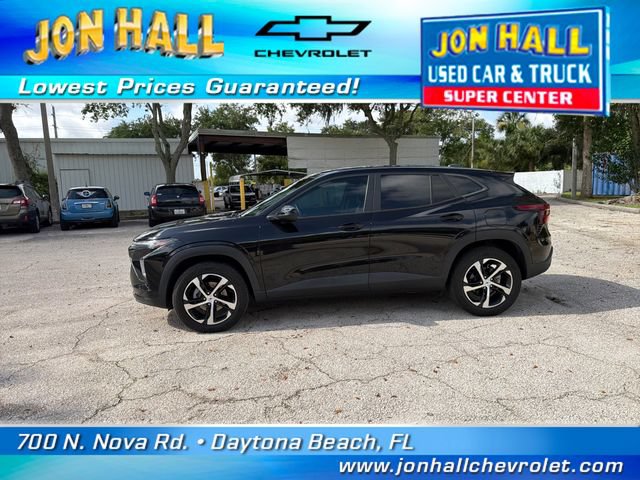 Used 2024 Chevrolet Trax RS w/ Sunroof Package FWD image 4