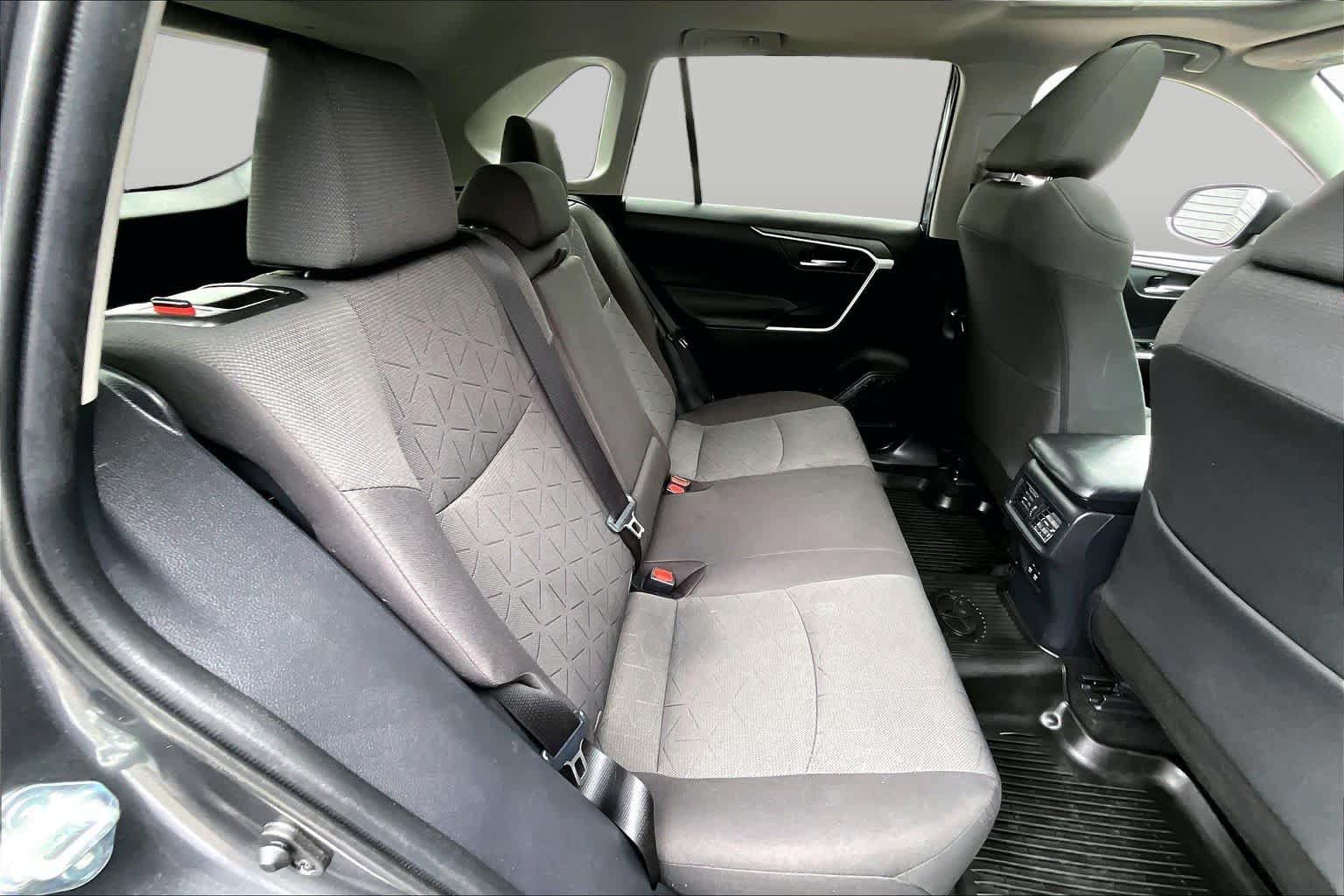 Certified 2021 Toyota RAV4 XLE w/ Convenience Package AWD/4WD image 19