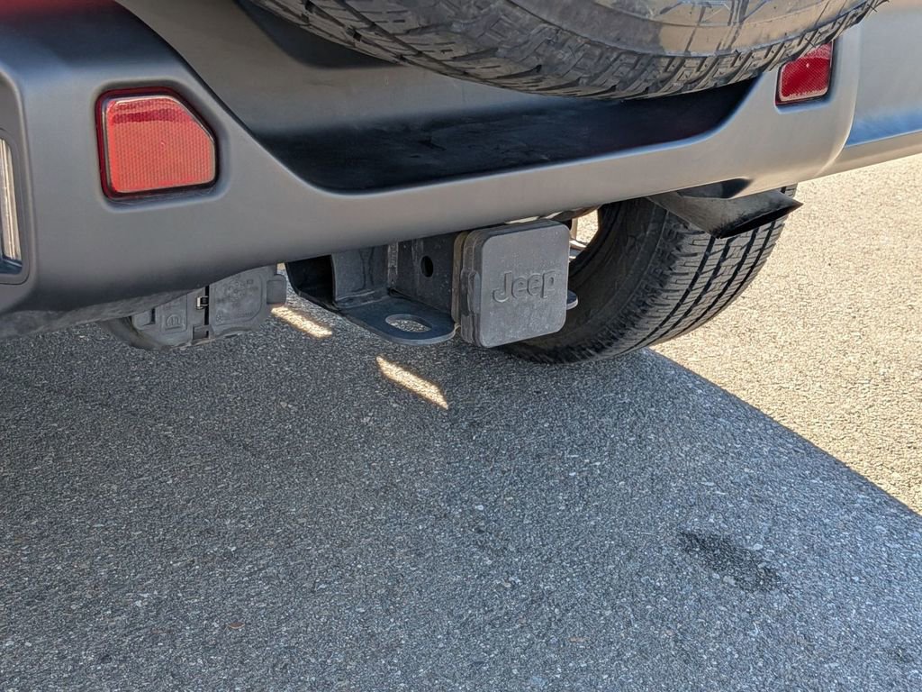 Used 2023 Jeep Wrangler Unlimited Sahara image 12