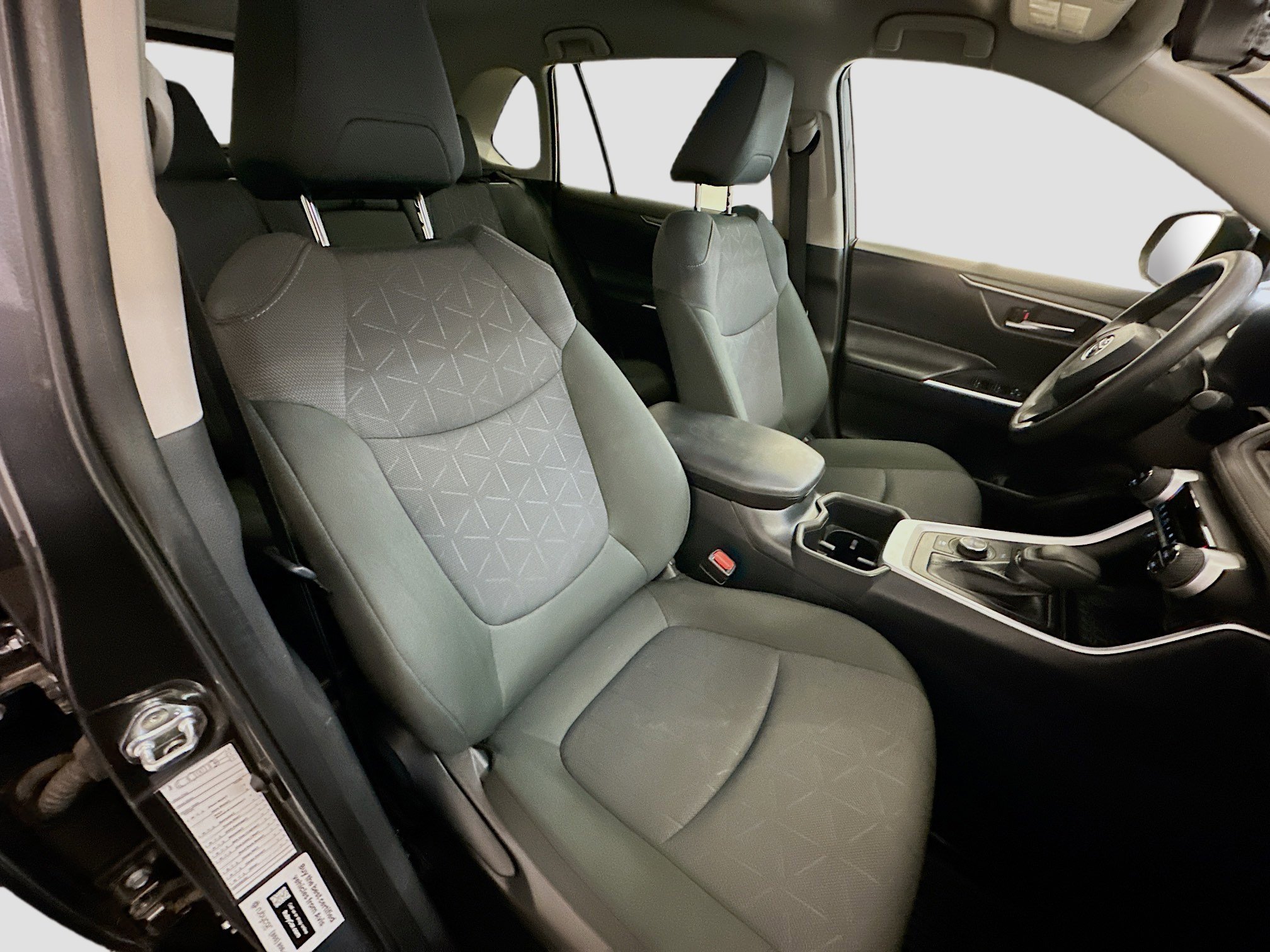 Used 2025 Toyota RAV4 XLE image 32