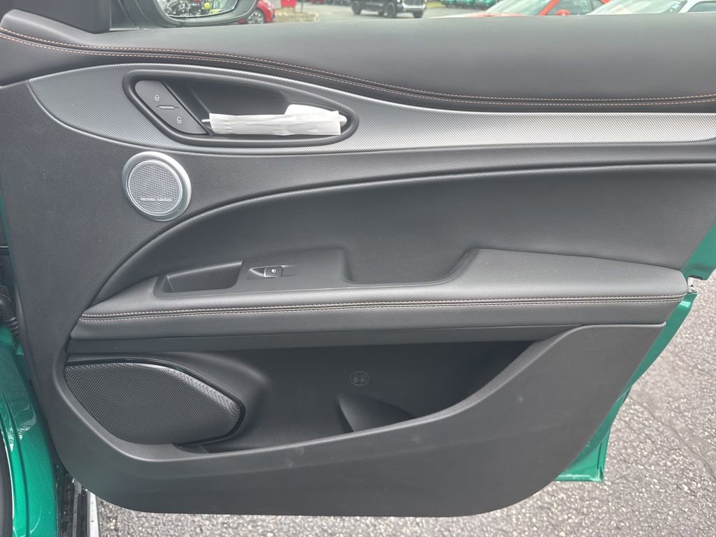 New 2025 Alfa Romeo Stelvio Sprint image 23