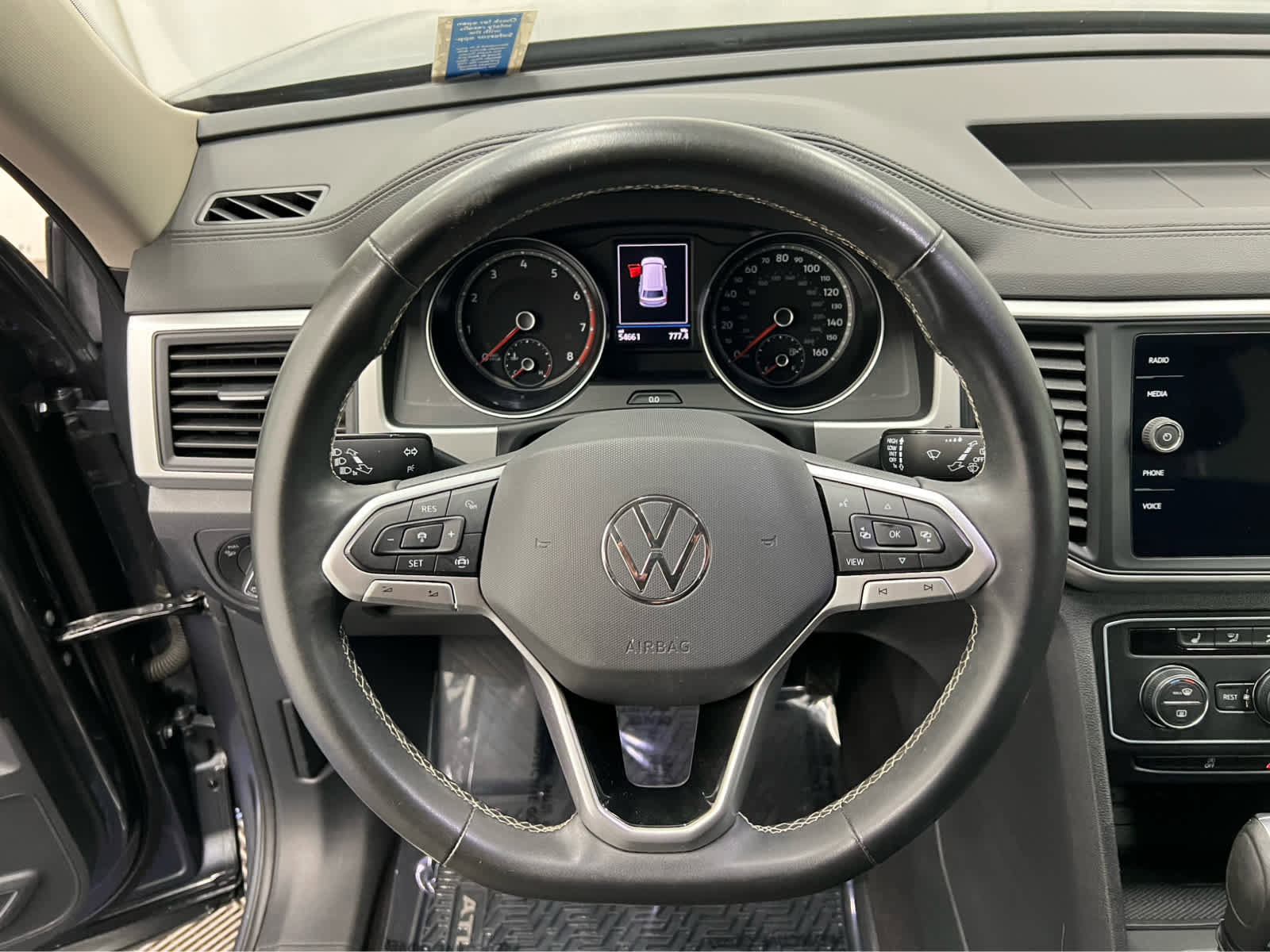 Used 2021 Volkswagen Atlas SE w/ Towing Package image 16