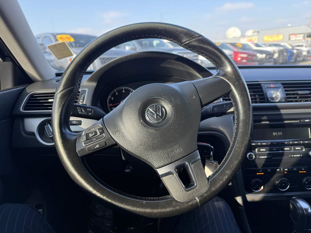 Used 2014 Volkswagen Passat 1.8T Wolfsburg Edition FWD image 8