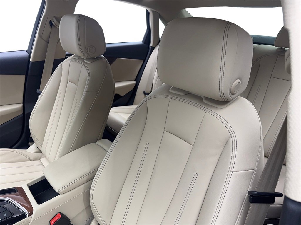 Used 2022 Audi A4 2.0T Premium w/ Convenience Package image 27