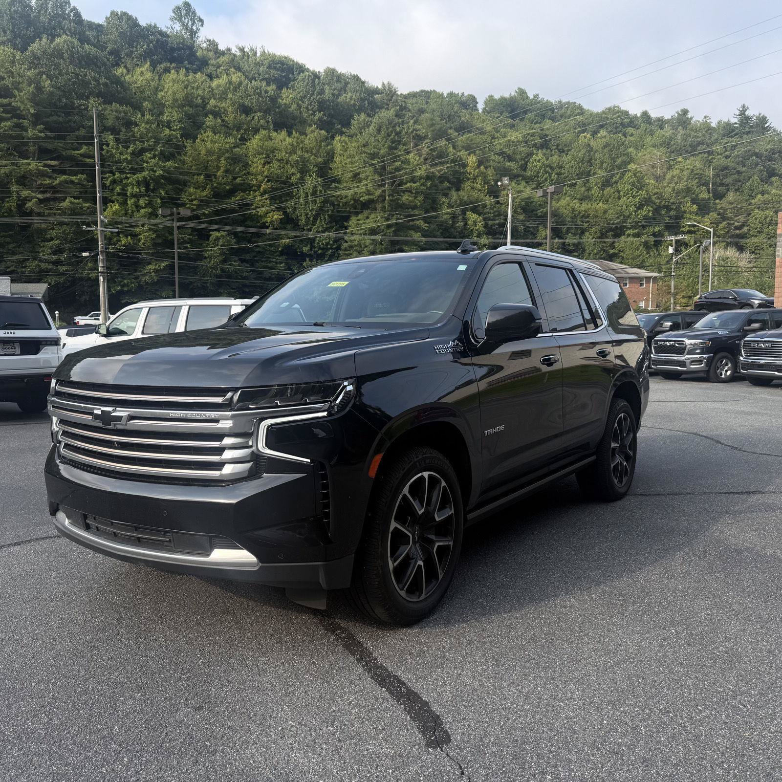 Used 2021 Chevrolet Tahoe High Country w/ Premium Package AWD/4WD image 37