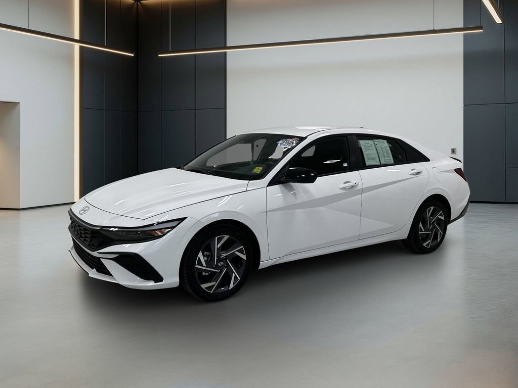 Certified 2025 Hyundai Elantra Sport image 1