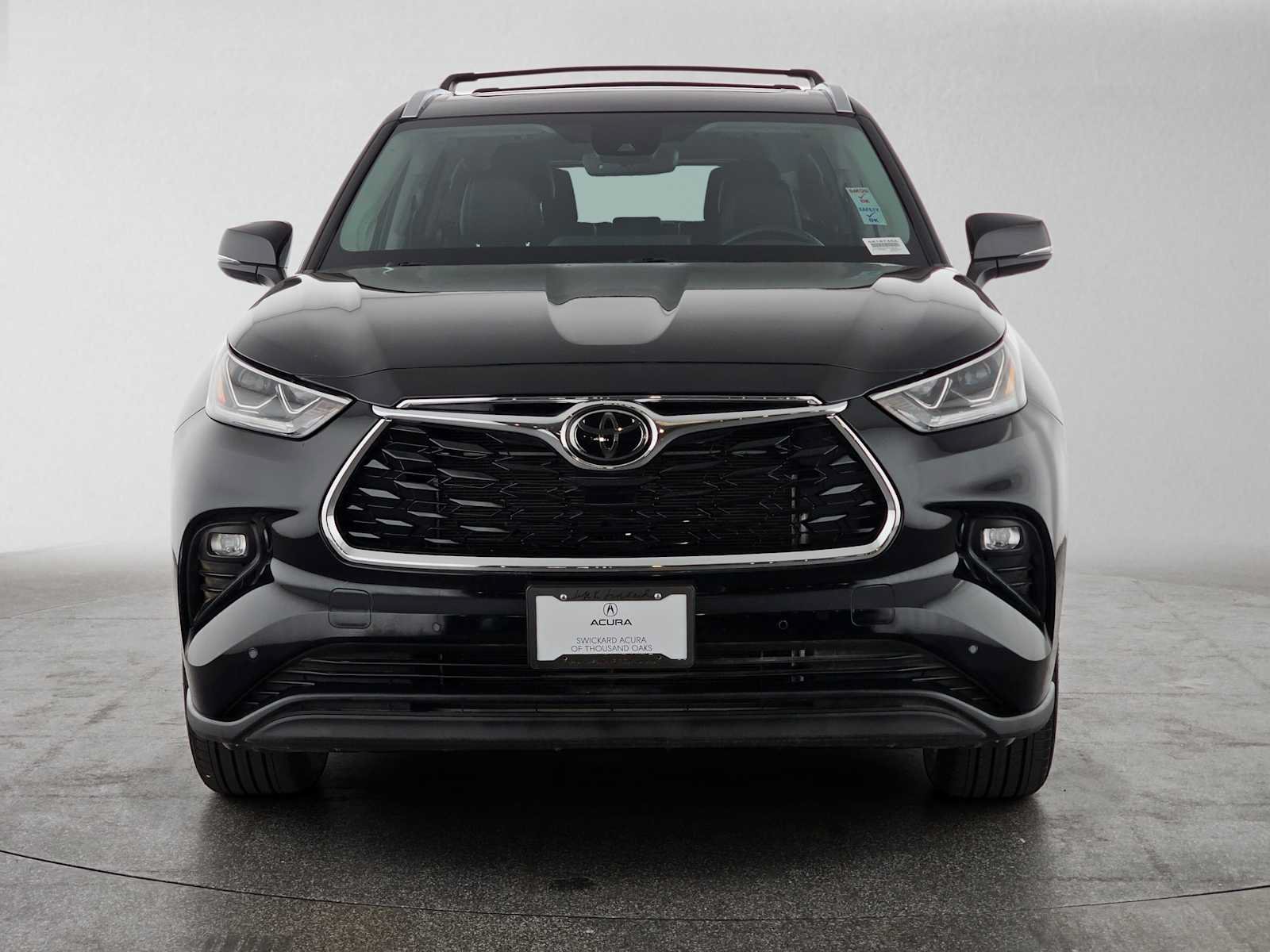 Used 2023 Toyota Highlander Limited FWD image 16