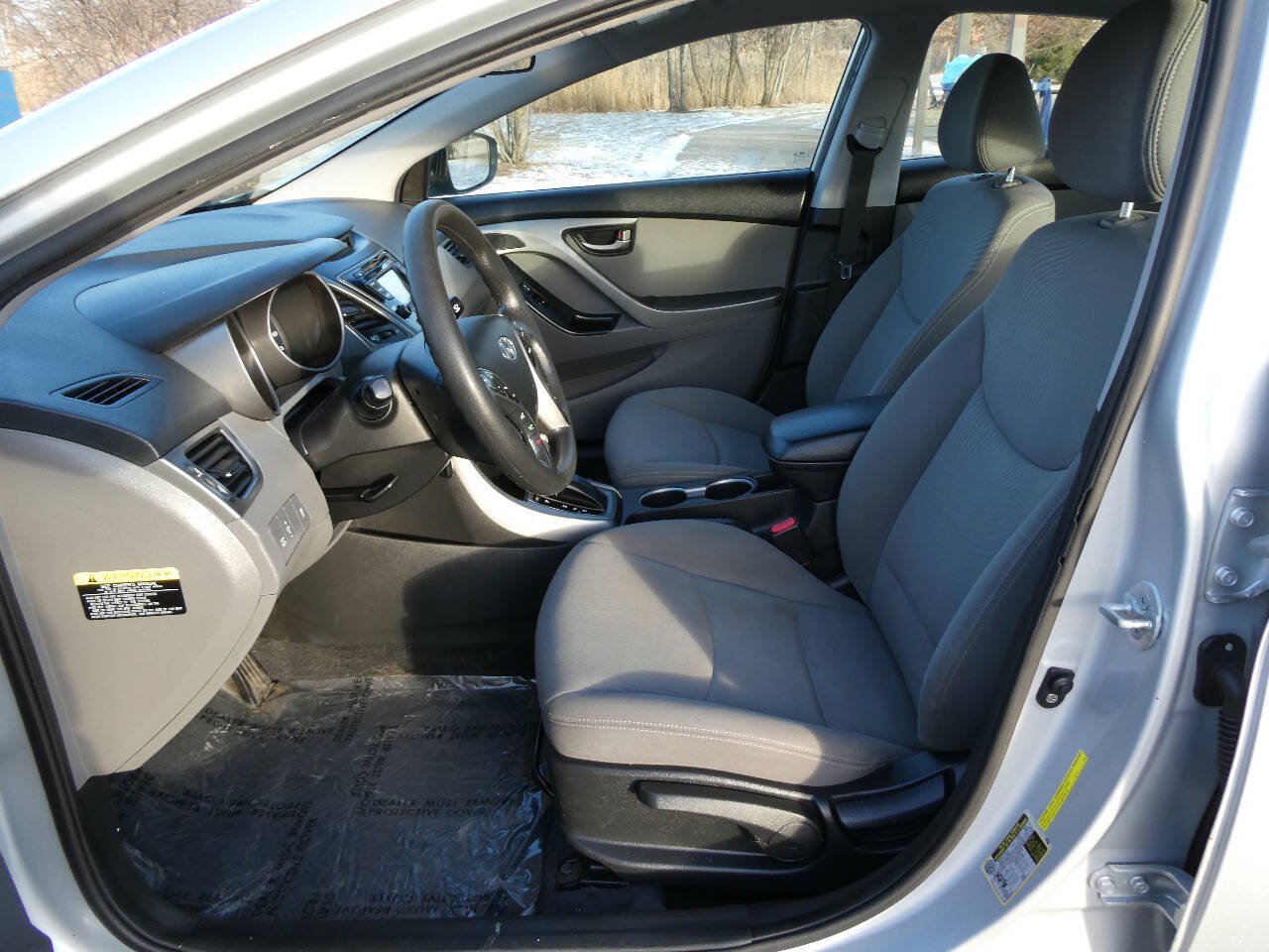Used 2014 Hyundai Elantra SE w/ Option Group 02 FWD image 9