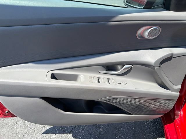 Used 2024 Hyundai Elantra SEL FWD image 9
