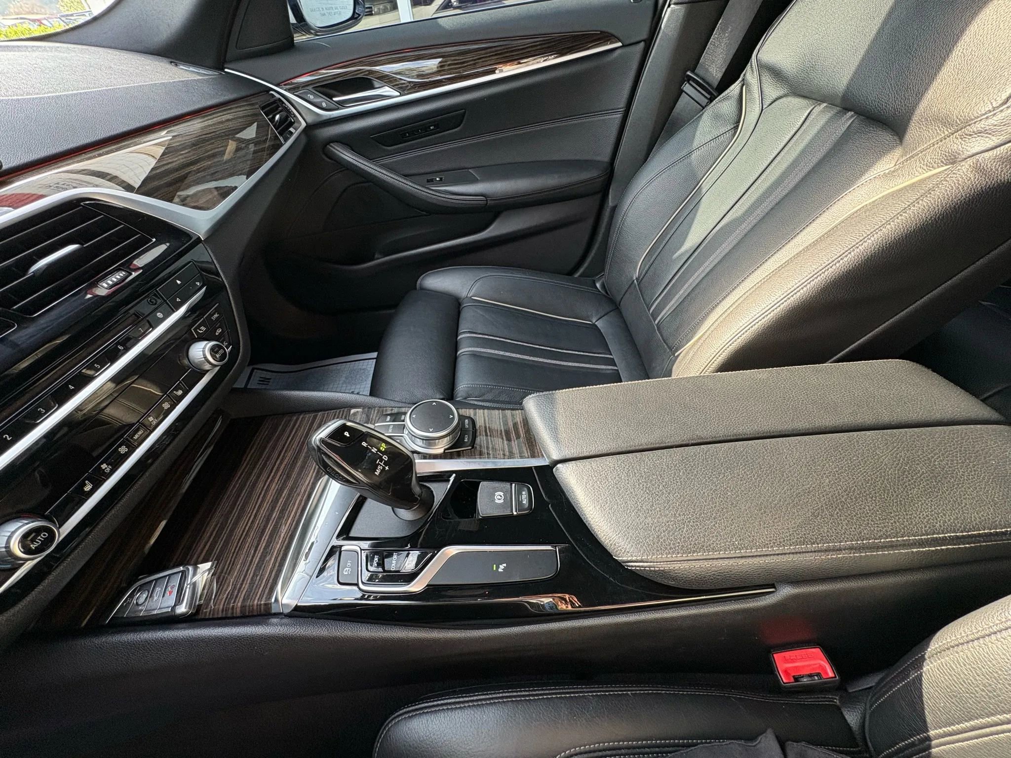 Used 2019 BMW 540i xDrive AWD/4WD image 36