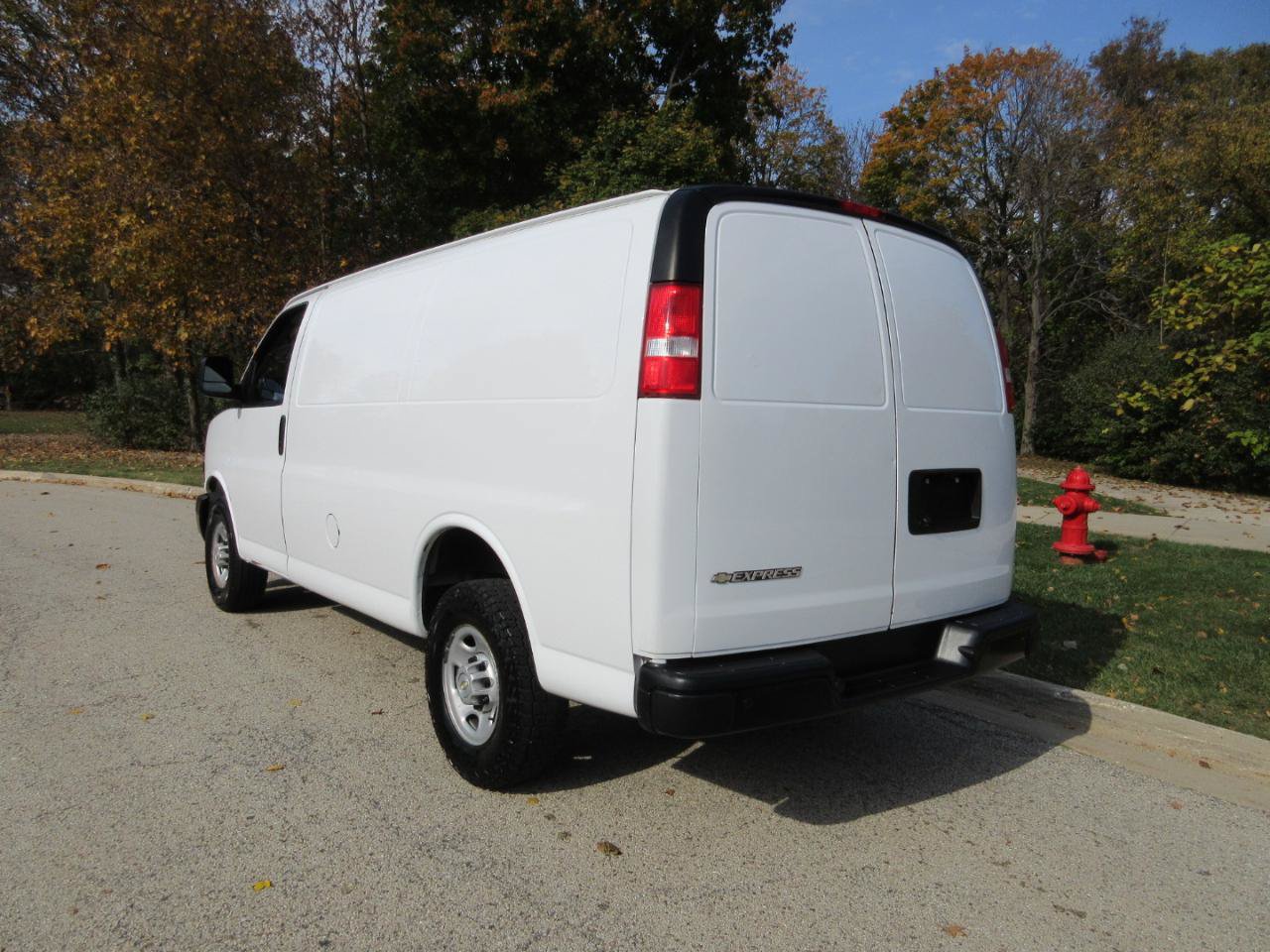 Used 2020 Chevrolet Express 2500 w/ Communications Package RWD image 26