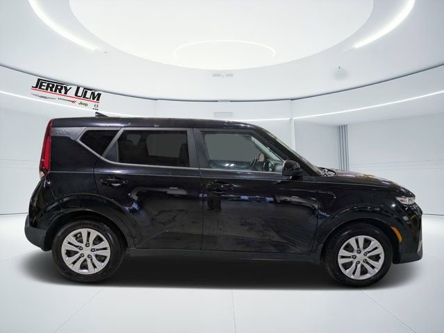 Used 2020 Kia Soul LX FWD image 2