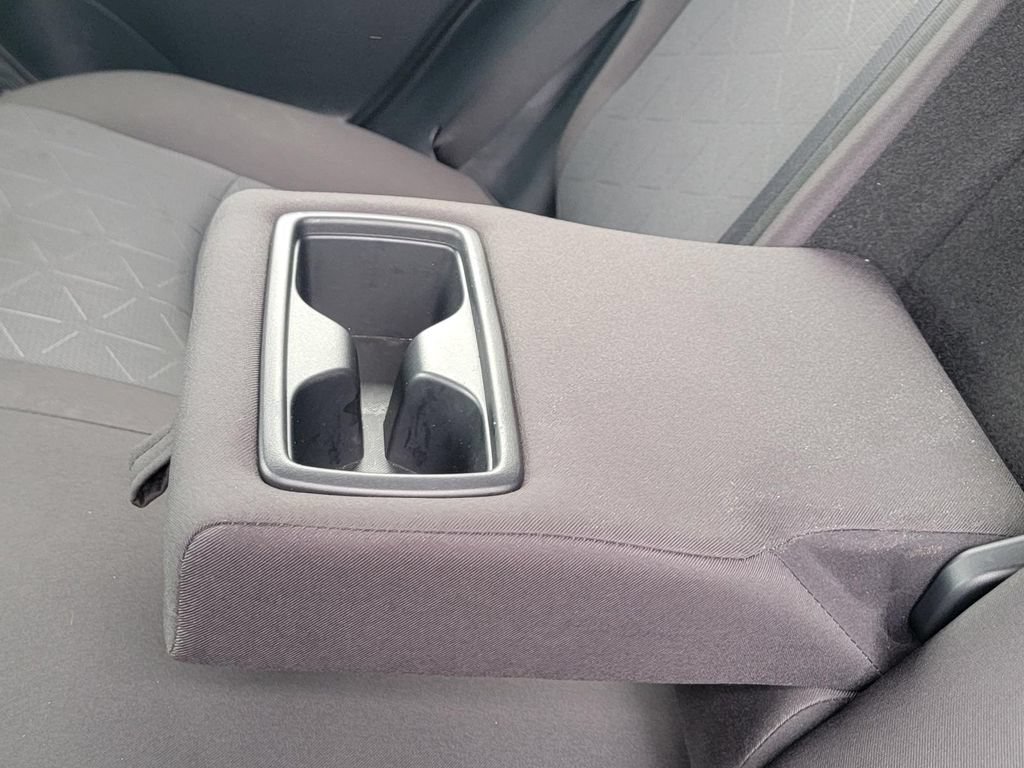Used 2025 Toyota RAV4 XLE AWD/4WD image 33