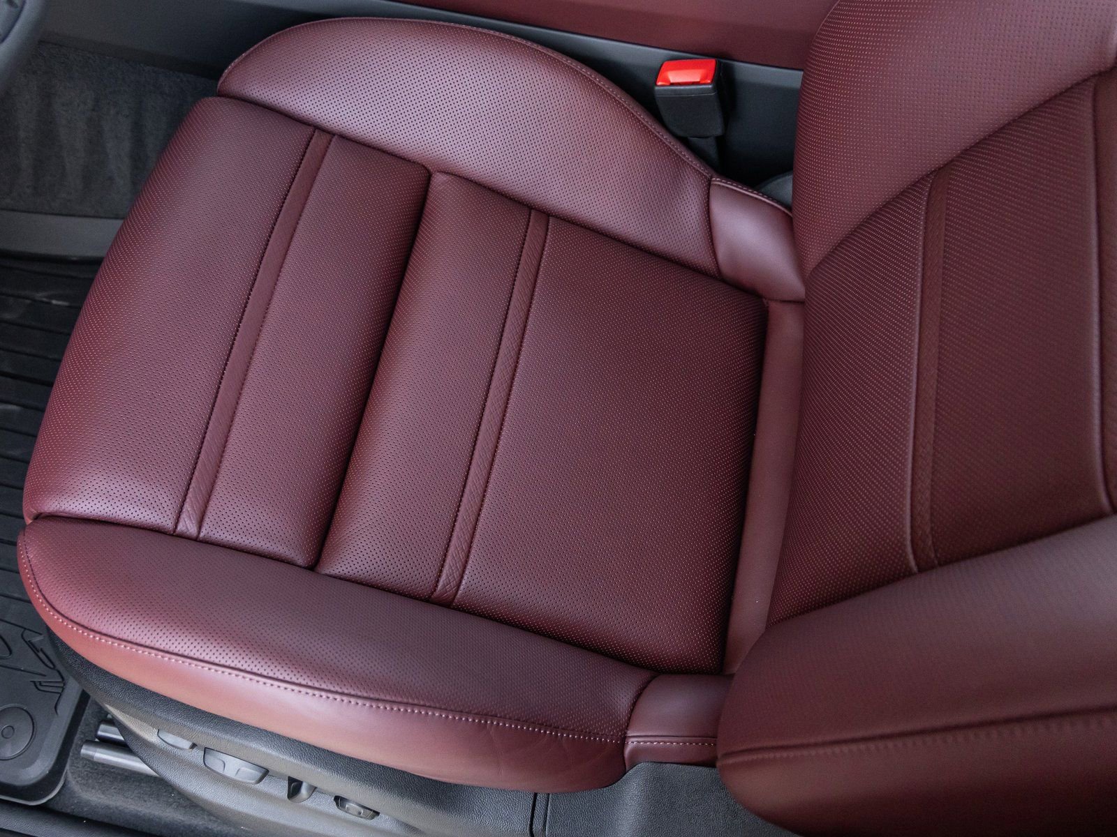 New 2026 Porsche Cayenne GTS image 26