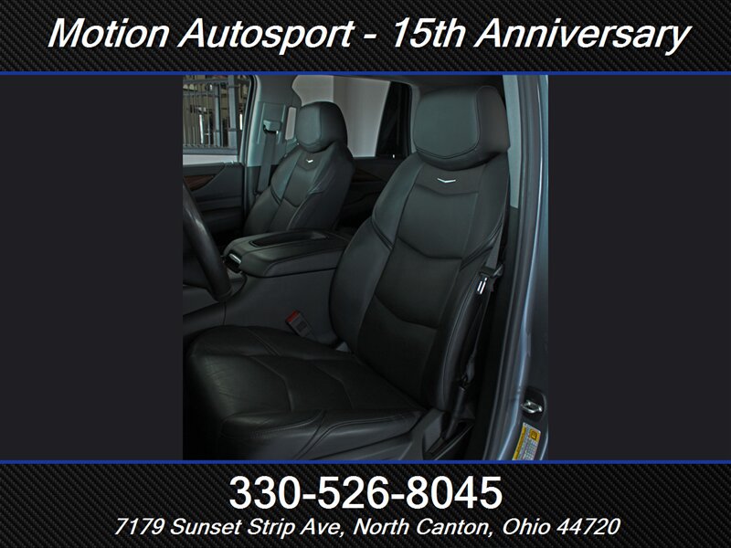 Used 2020 Cadillac Escalade Luxury w/ Escalade Sport Edition AWD/4WD image 21