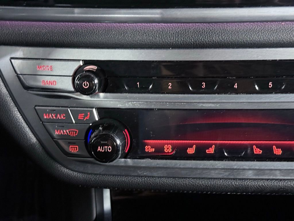 Used 2022 BMW 750i xDrive w/ Luxury Rear Seating Package image 31