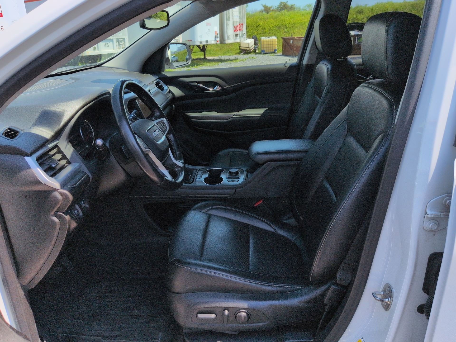 Certified 2021 GMC Acadia SLT w/ LPO, Floor Liner Package AWD/4WD image 20