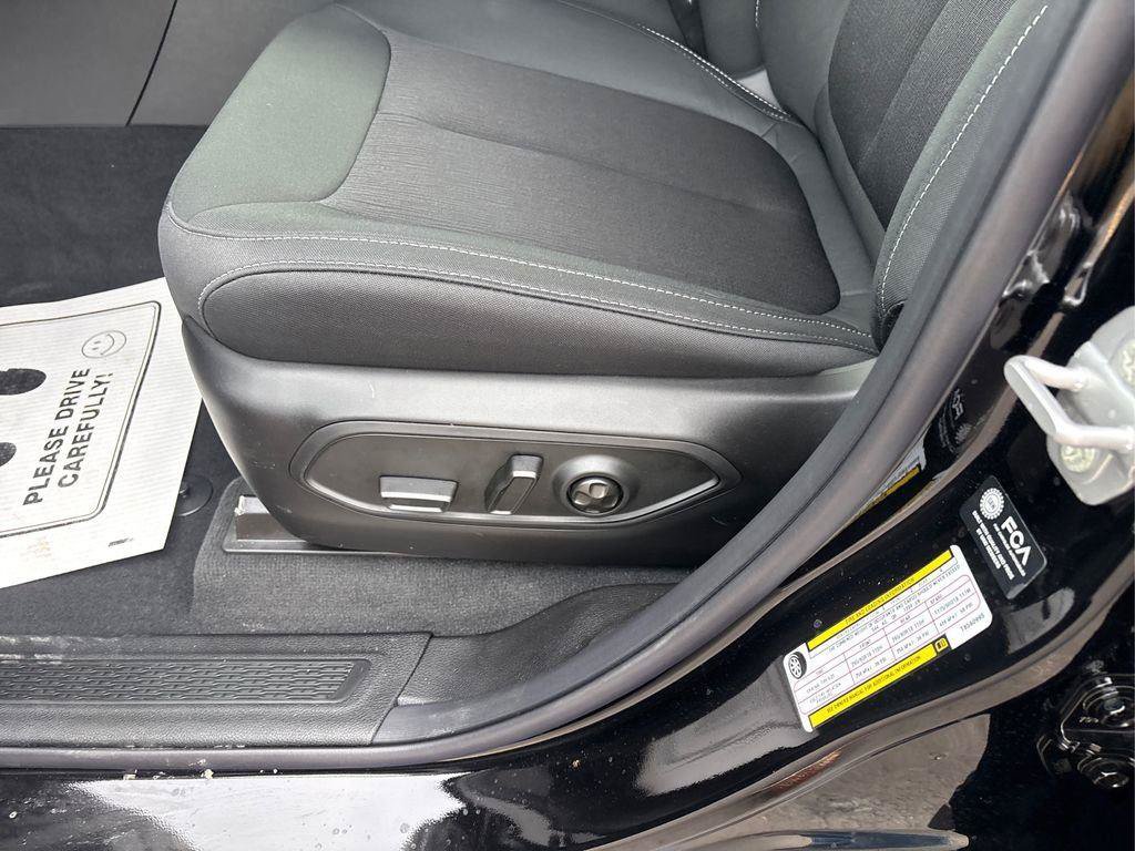 New 2026 Jeep Grand Cherokee L 4WD image 19