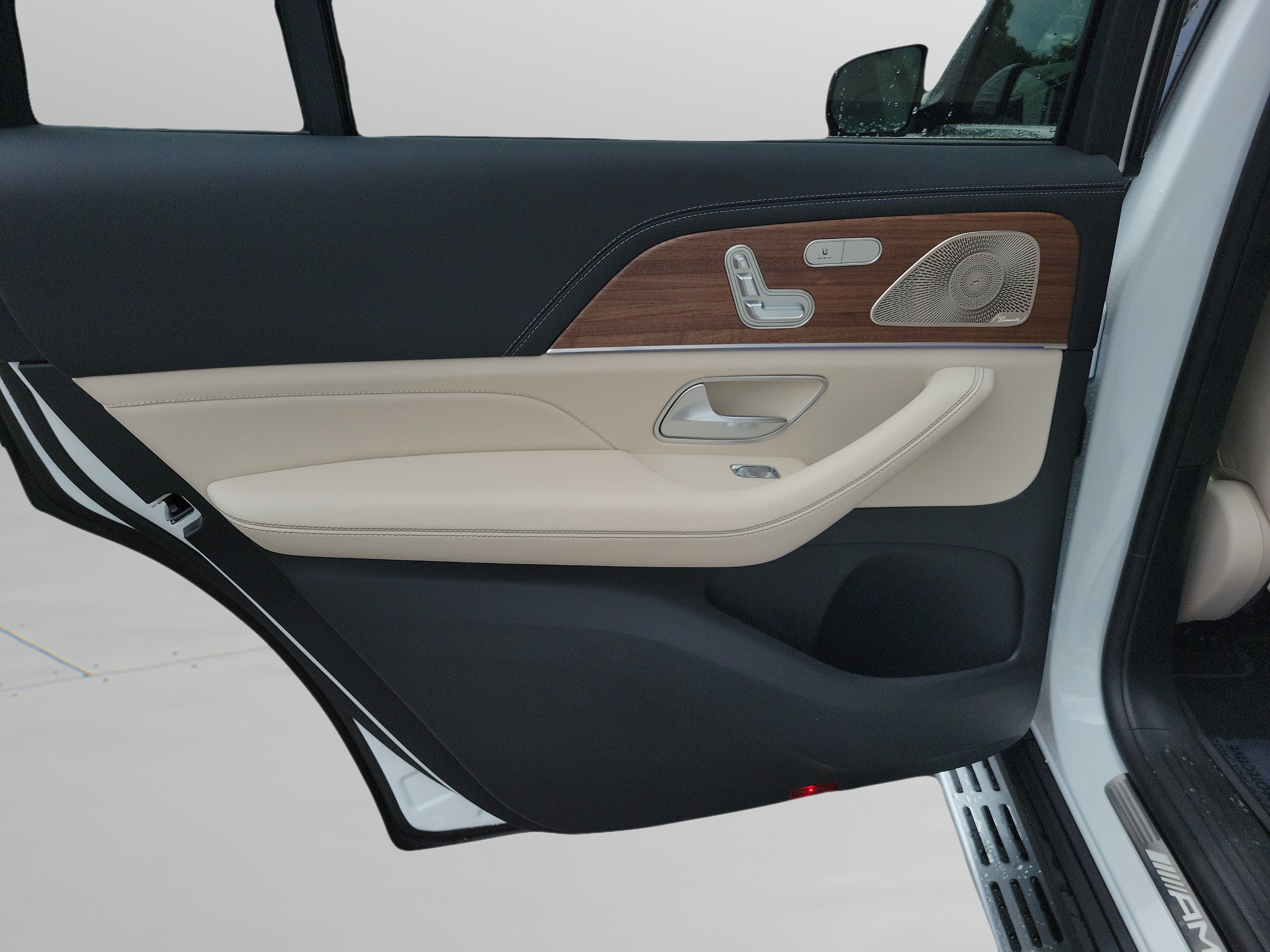 New 2026 Mercedes-Benz GLS 63 AMG 4MATIC image 6