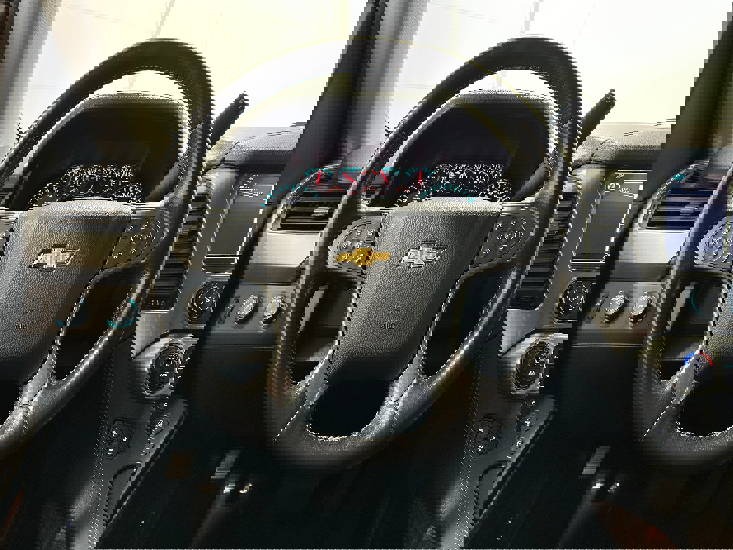 Used 2020 Chevrolet Suburban Premier image 13