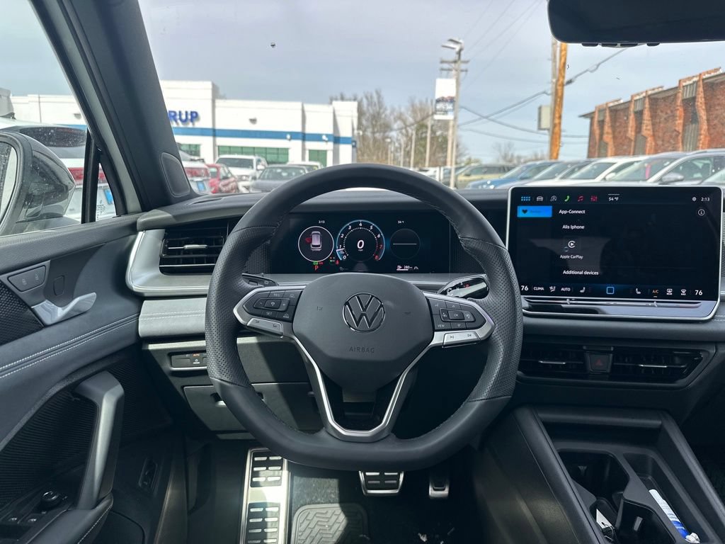New 2026 Volkswagen Tiguan SE R-Line AWD/4WD image 16